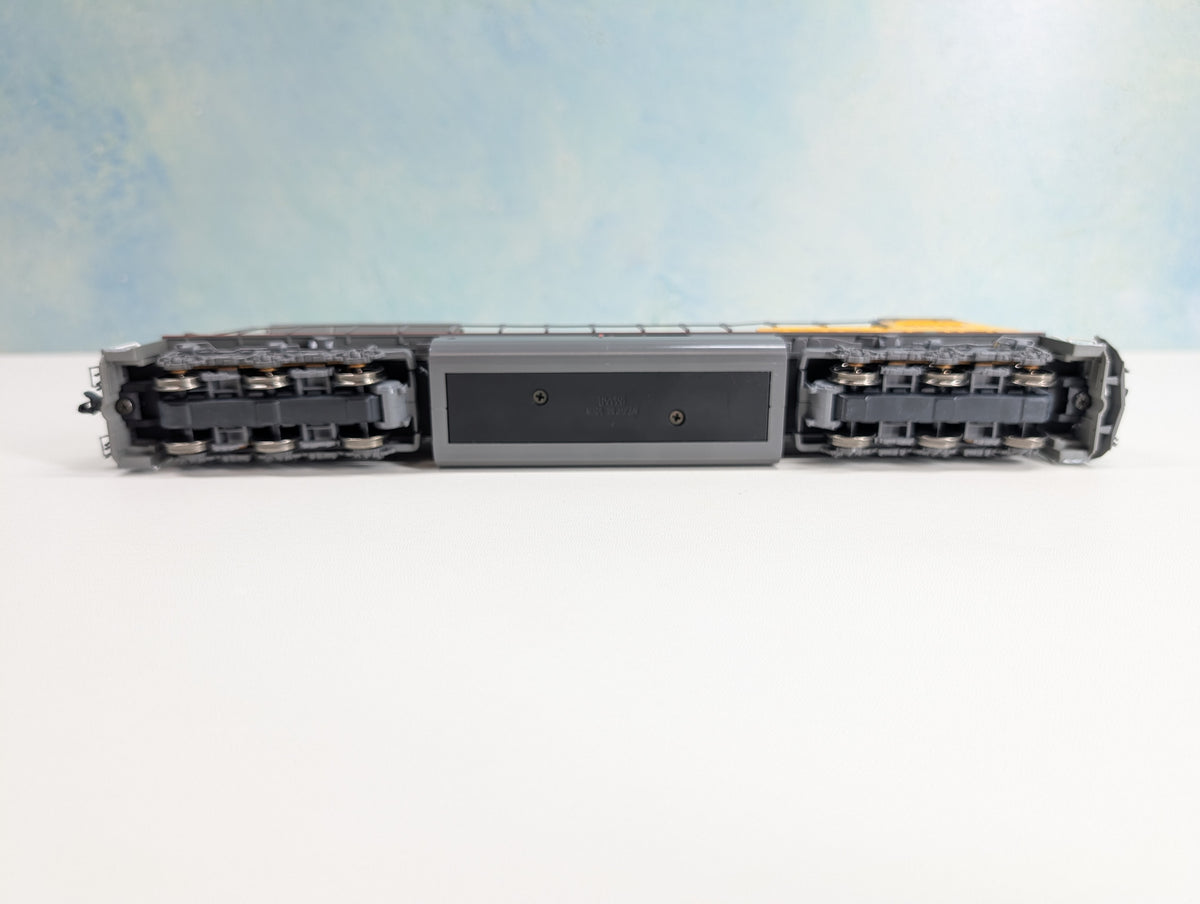 USED Kato HO Scale EMD SD90/43MAC Diesel Locomotive Union Pacific #8038 Runs Great DC