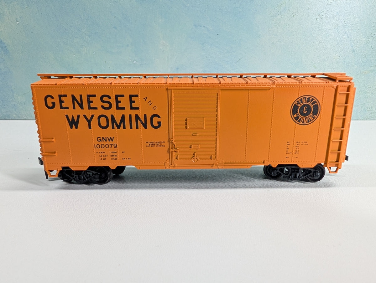 USED Accurail HO Scale 40' Box Car Genessee & Wyoming GNW #100079