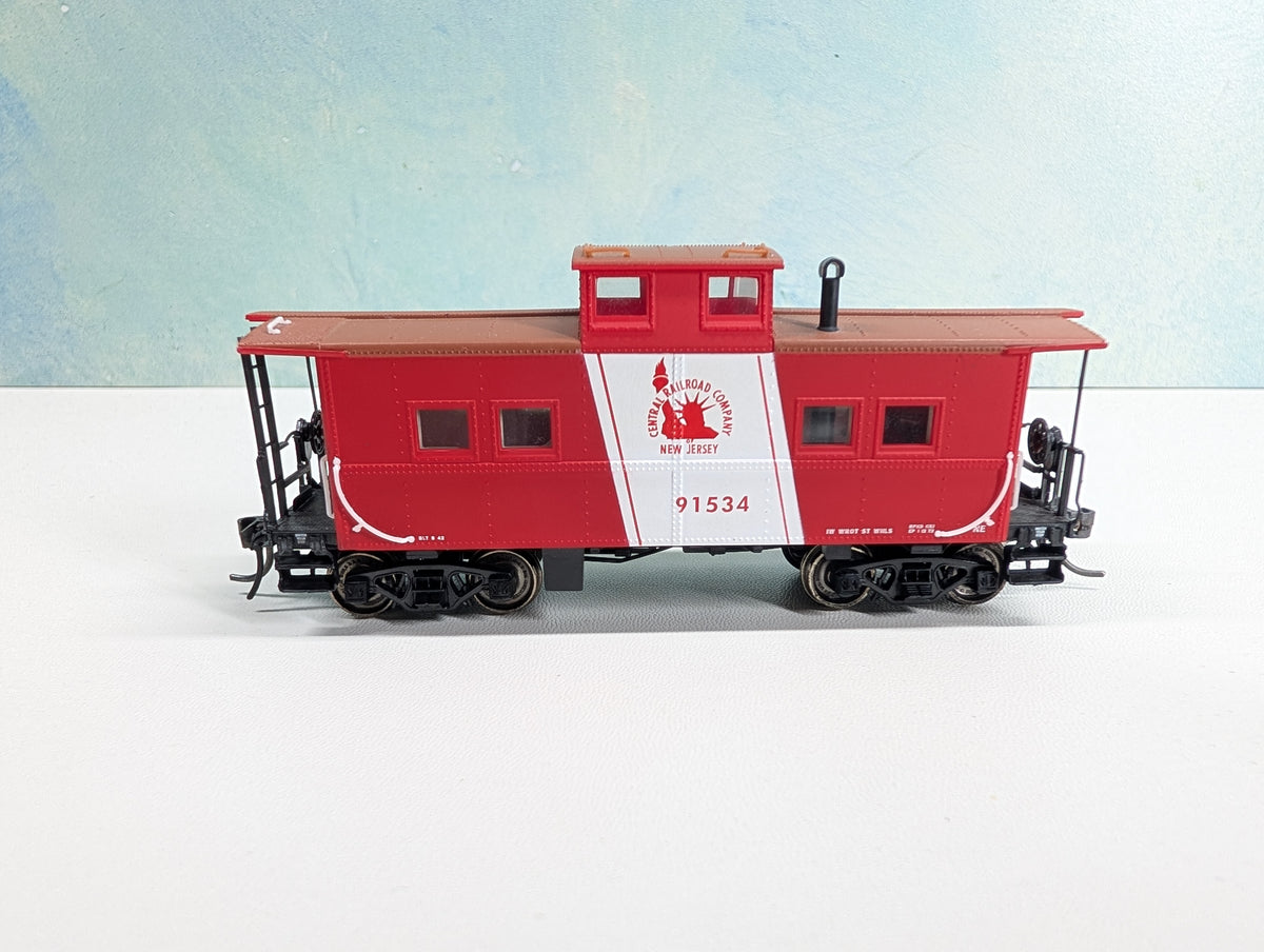 USED Life-Like HO Scale Caboose Central Railroad of New Jersey #91534 Metal Wheels
