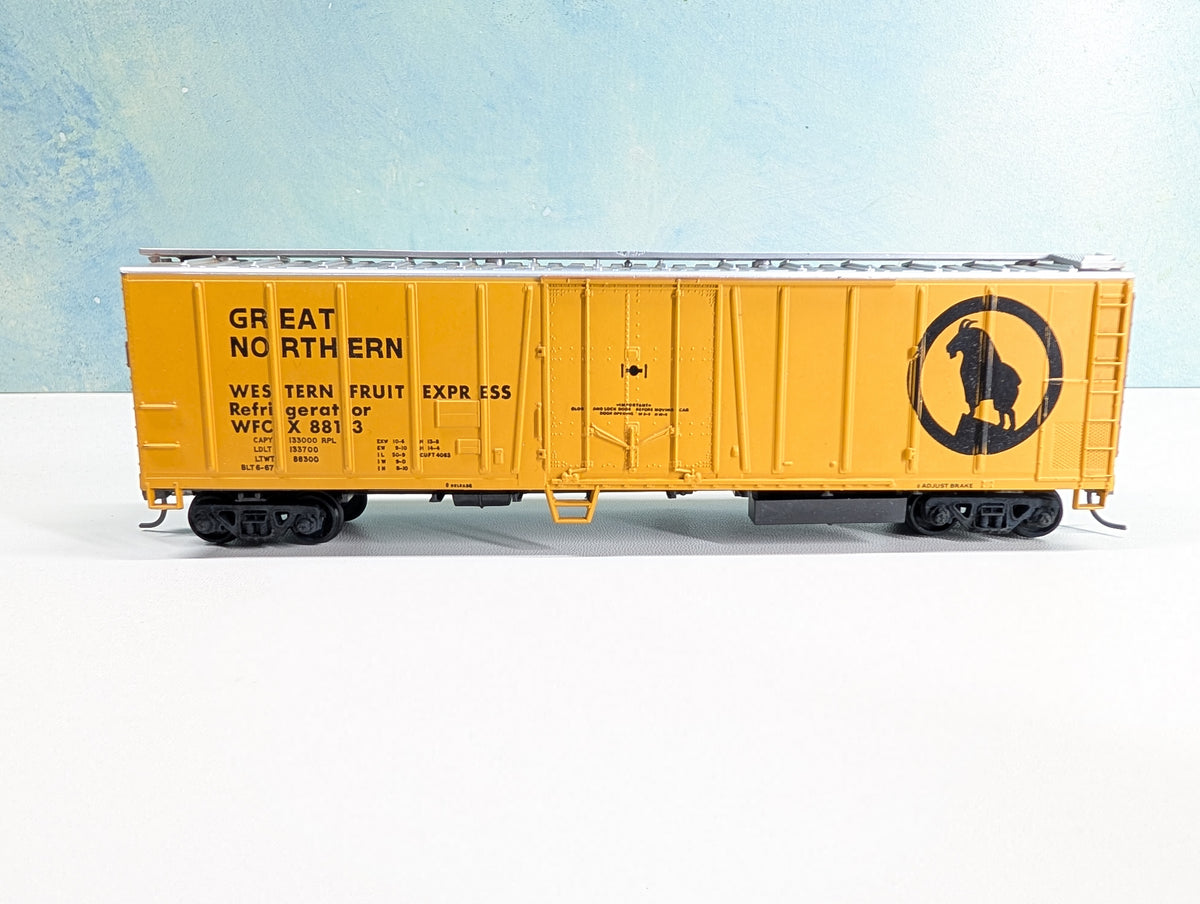 USED Athearn HO Scale 50' Mechanical Reefer Great Northern WFCX #8813