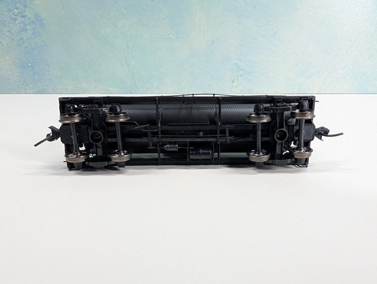 USED Life-Like HO Scale Single Dome Tank Car Mid-Continent Petroleum Corp. COSX #1899 Metal Wheels