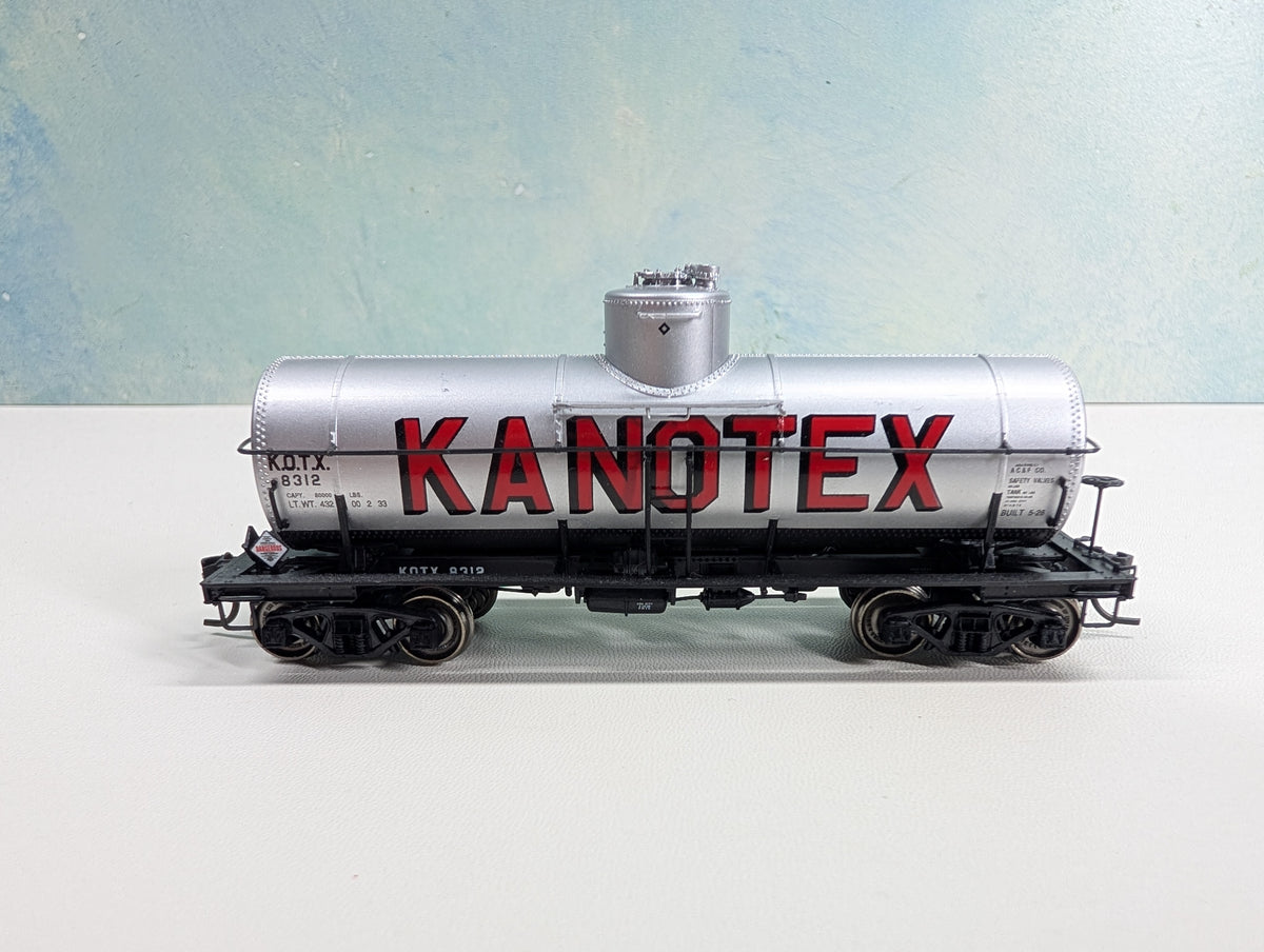USED Life-Like HO Scale Single Dome Tank Car Kanotex KOTX #8312 Metal Wheels