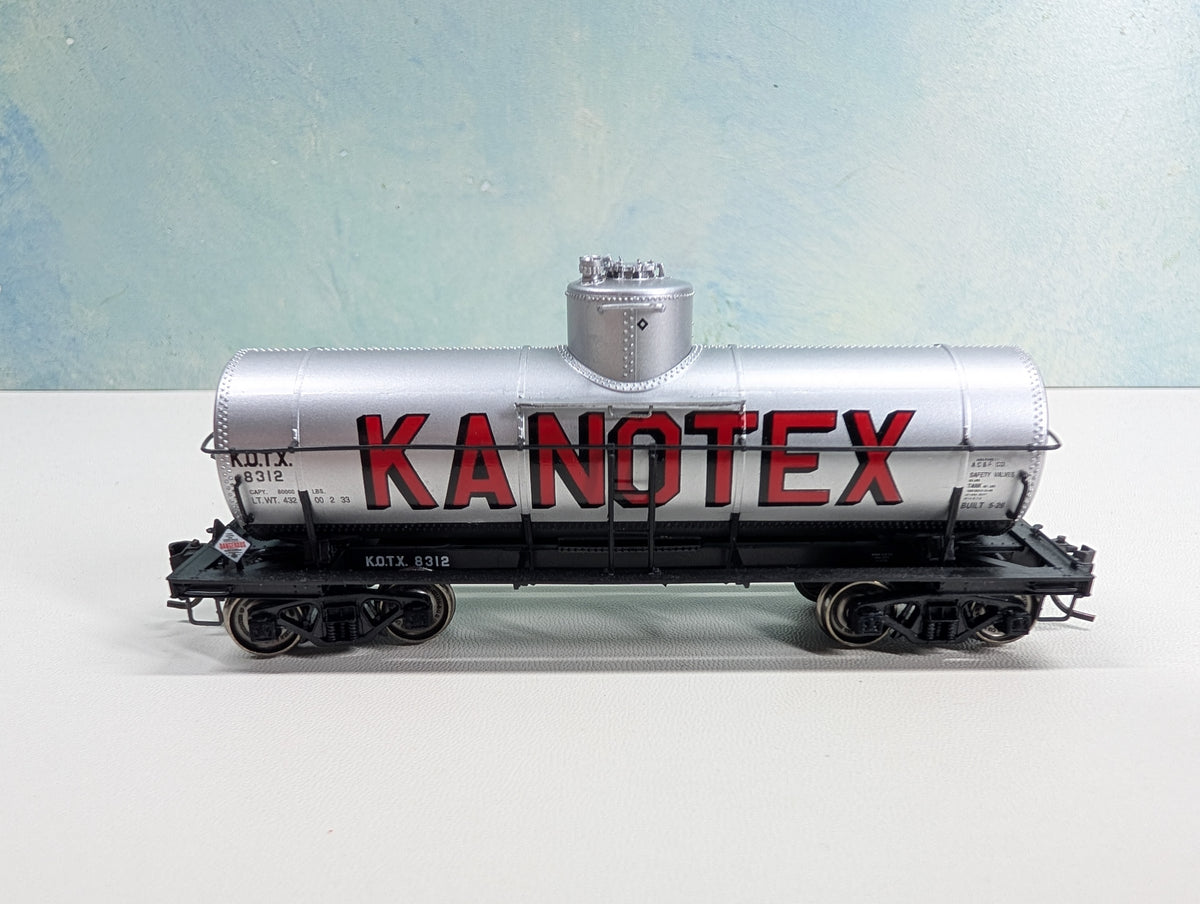 USED Life-Like HO Scale Single Dome Tank Car Kanotex KOTX #8312 Metal Wheels