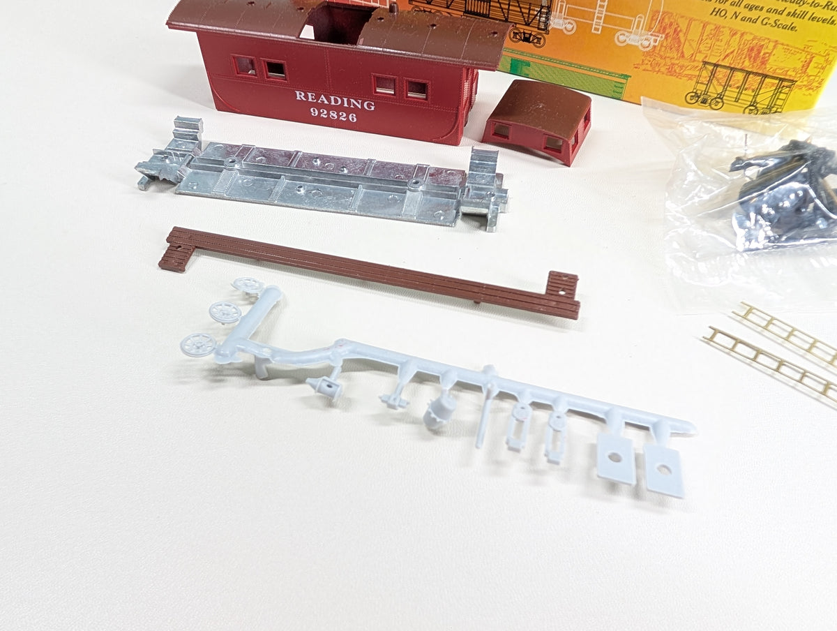 USED Roundhouse HO Scale Northeastern Caboose Reading 92826 KIT
