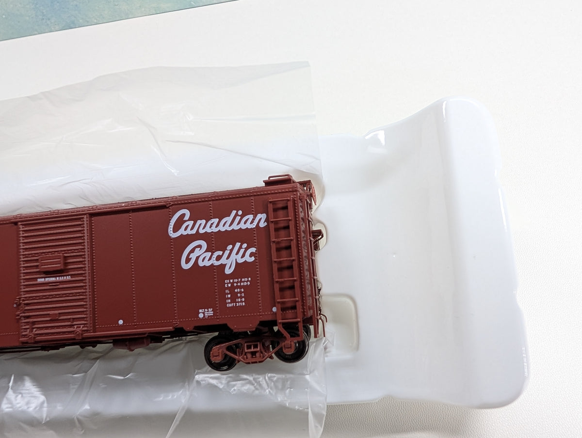 True Line 300164 HO Scale 40' Box Car Canadian Pacific CP #226114 Metal Wheels