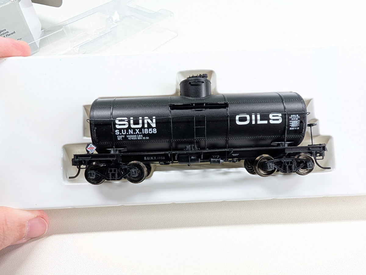 USED Life-Like 23177 HO Scale 10k Gal Type 21 Riveted Tank Car Sun Oils SUNX #1858 Metal Wheels