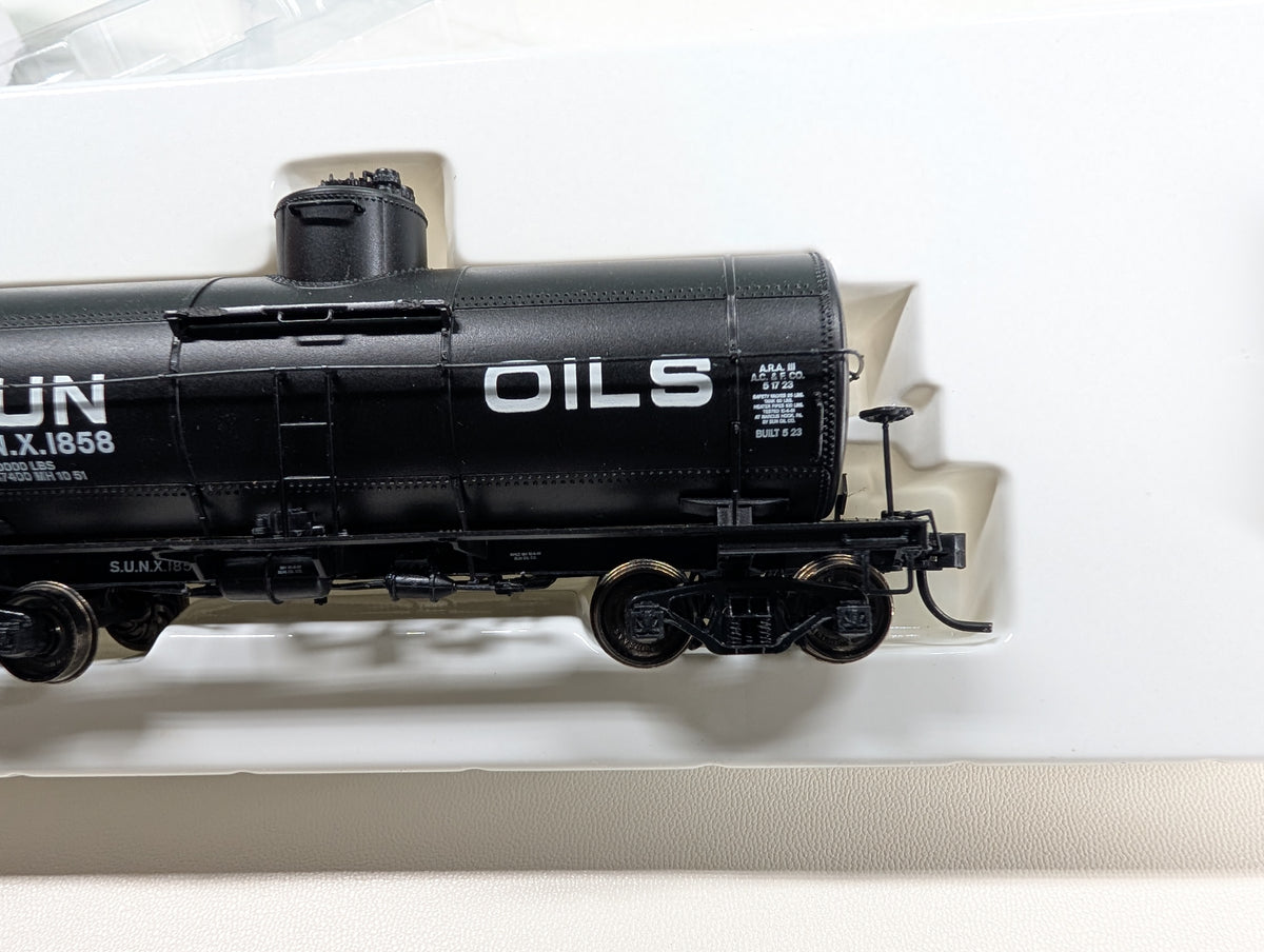 USED Life-Like 23177 HO Scale 10k Gal Type 21 Riveted Tank Car Sun Oils SUNX #1858 Metal Wheels