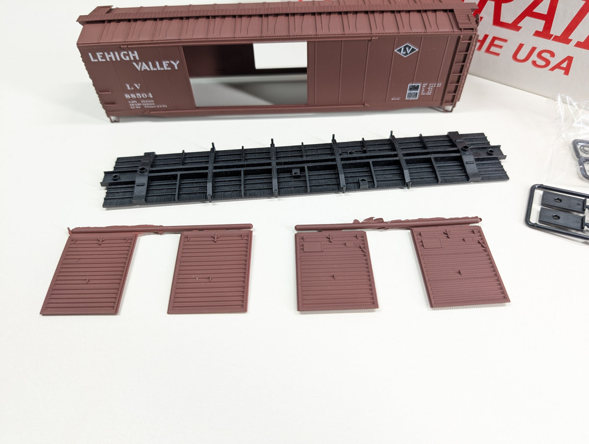 USED Accurail 5218 HO Scale 50' AAR DD Box Car Lehigh Valley LV #88504