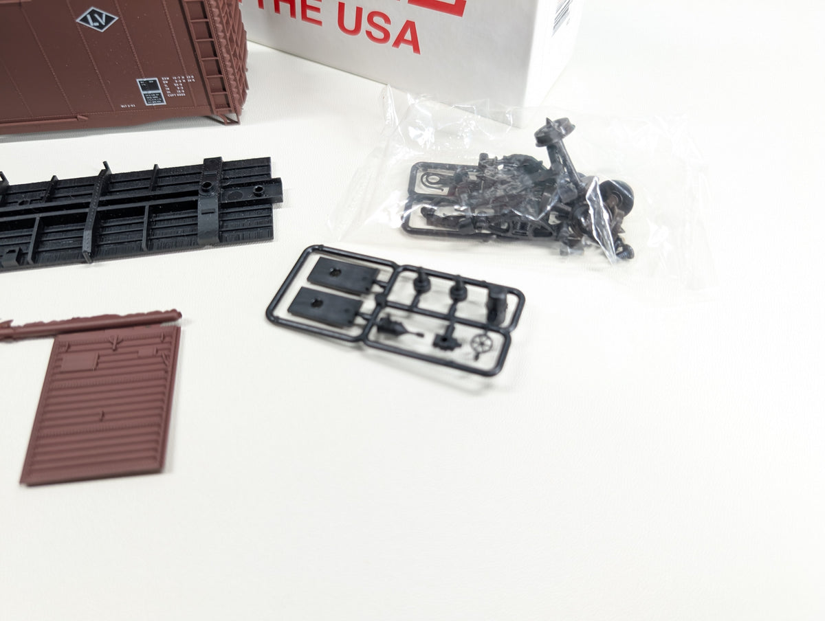 USED Accurail 5218 HO Scale 50' AAR DD Box Car Lehigh Valley LV #88504