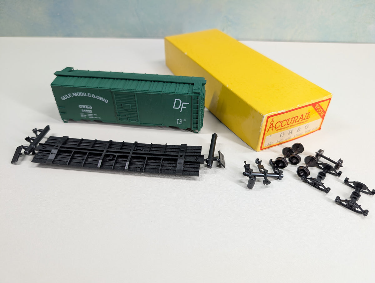 USED Accurail 1506 HO Scale 40' Steel AAR Box Car Gulf, Mobile and Ohio GM&O #24099