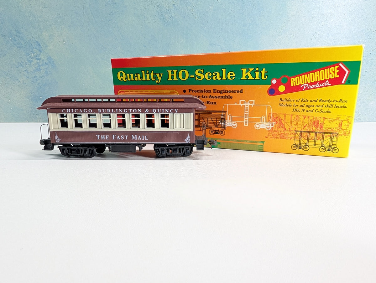 USED Roundhouse 3712 HO Scale Overton Coach Chicago, Burlington and Quincy The Fast Mail