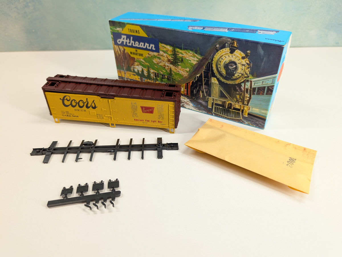 USED Athearn 5203 HO Scale 40' Beer Reefer Coors Beer GARE #5464 KIT