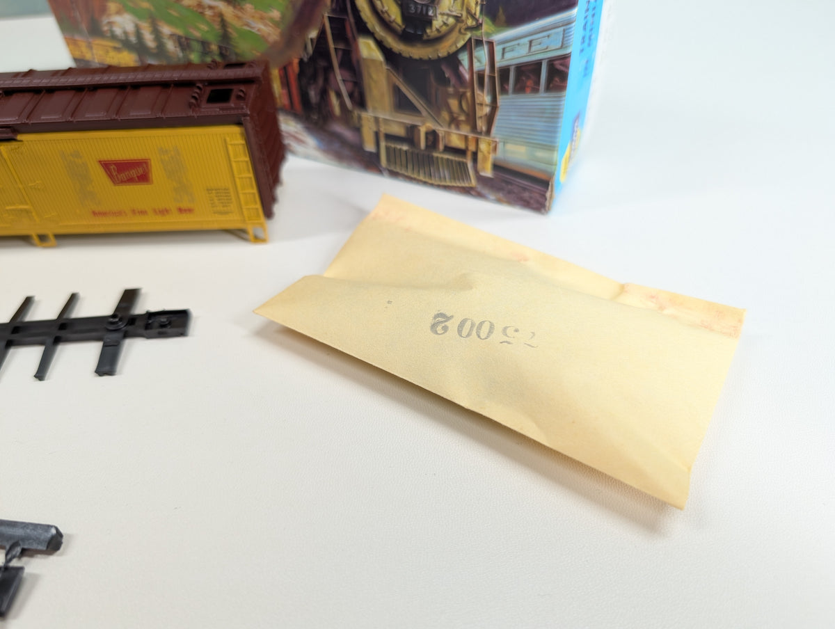 USED Athearn 5203 HO Scale 40' Beer Reefer Coors Beer GARE #5465 KIT
