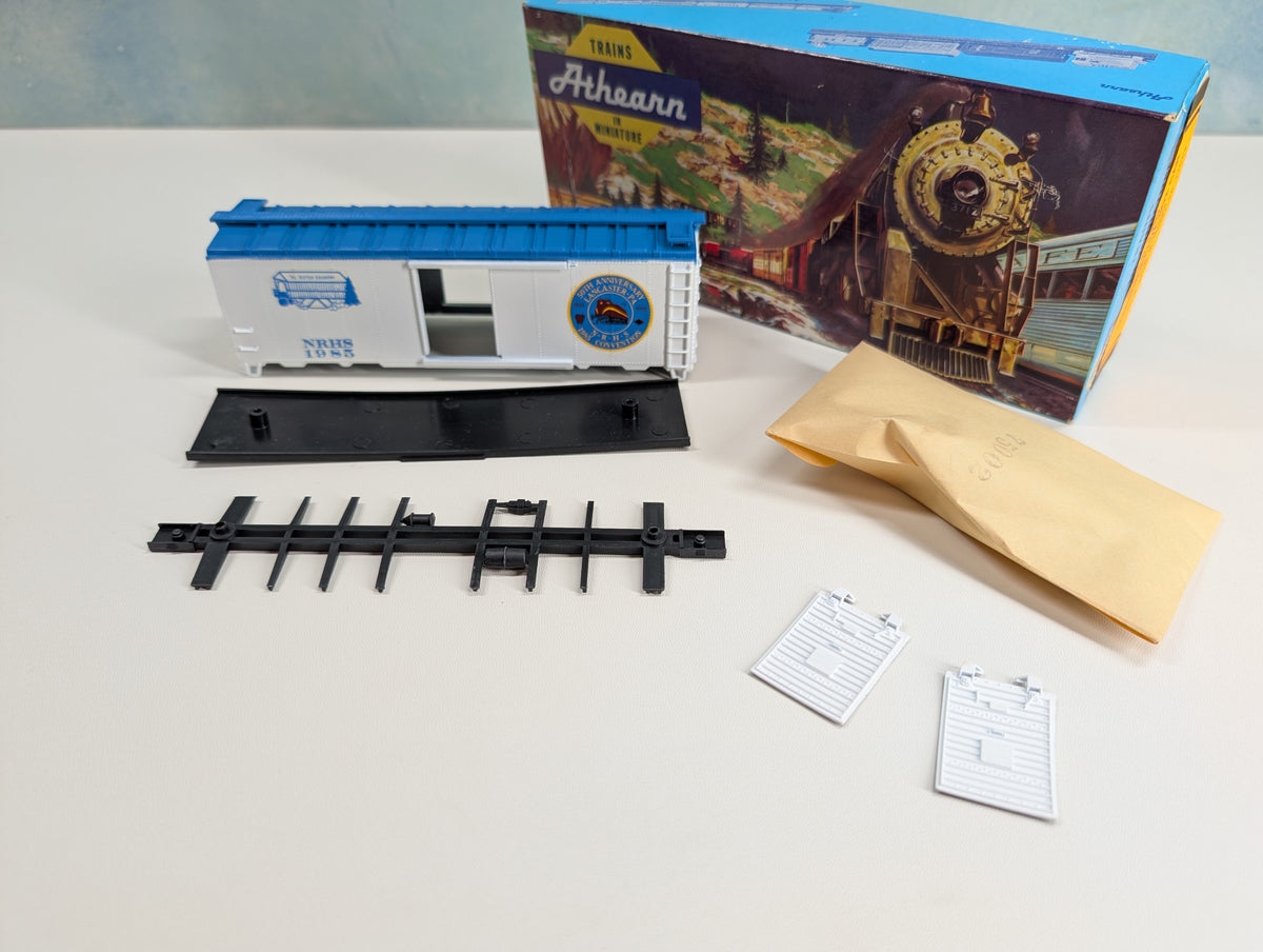 USED Athearn HO Scale 40' Box Car NRHS CO #1982 PA Dutch Country KIT