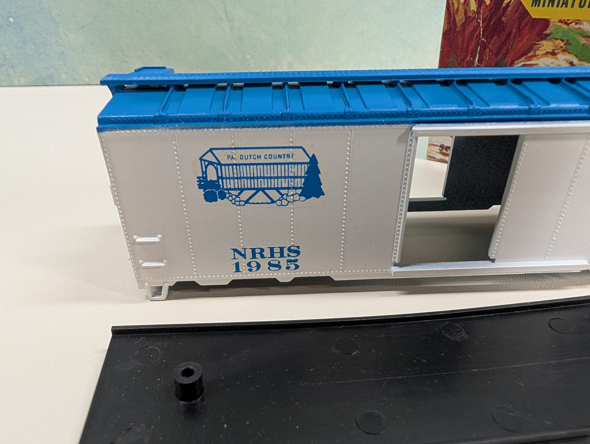 USED Athearn HO Scale 40' Box Car NRHS CO #1982 PA Dutch Country KIT