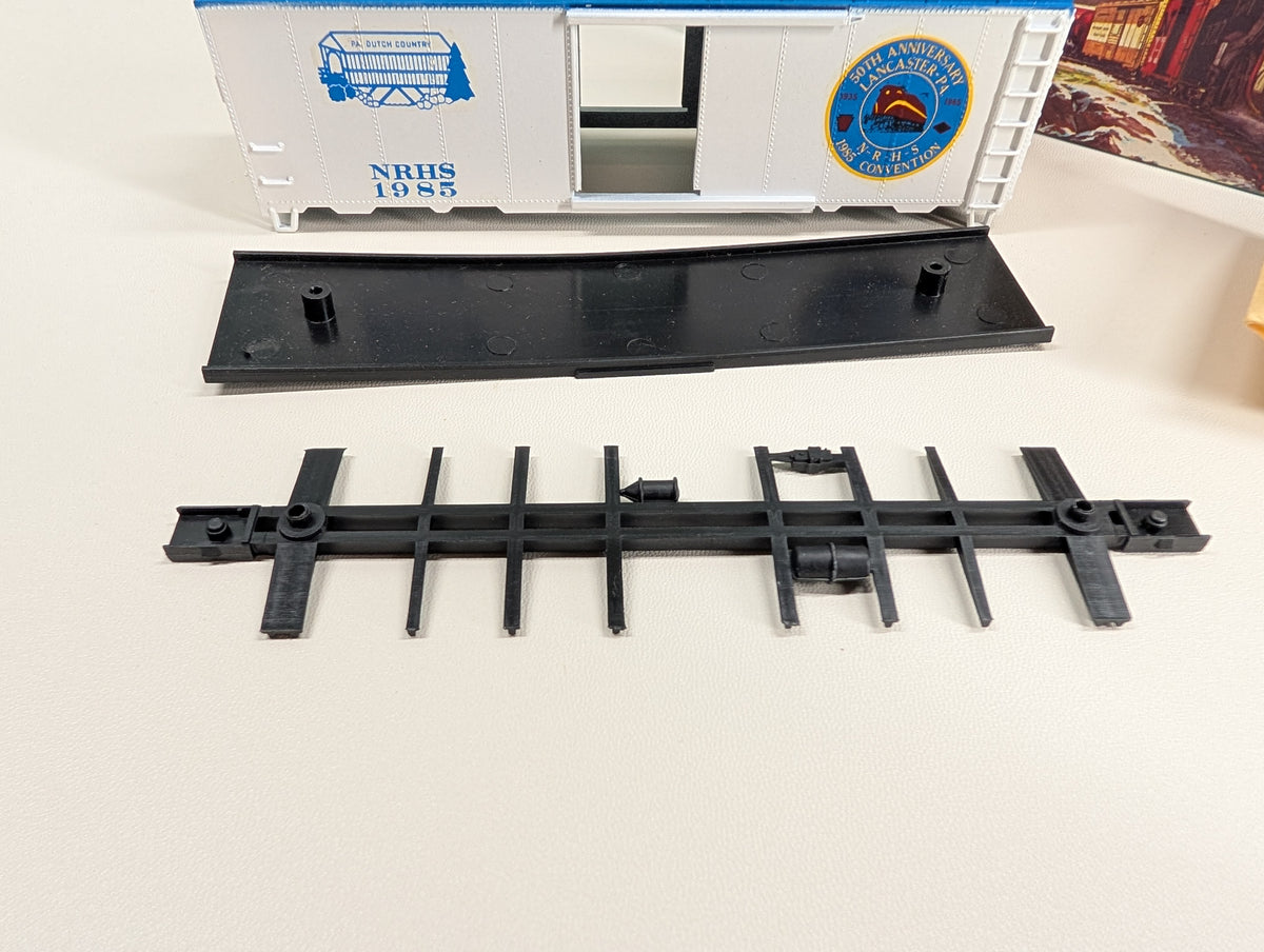 USED Athearn HO Scale 40' Box Car NRHS CO #1982 PA Dutch Country KIT