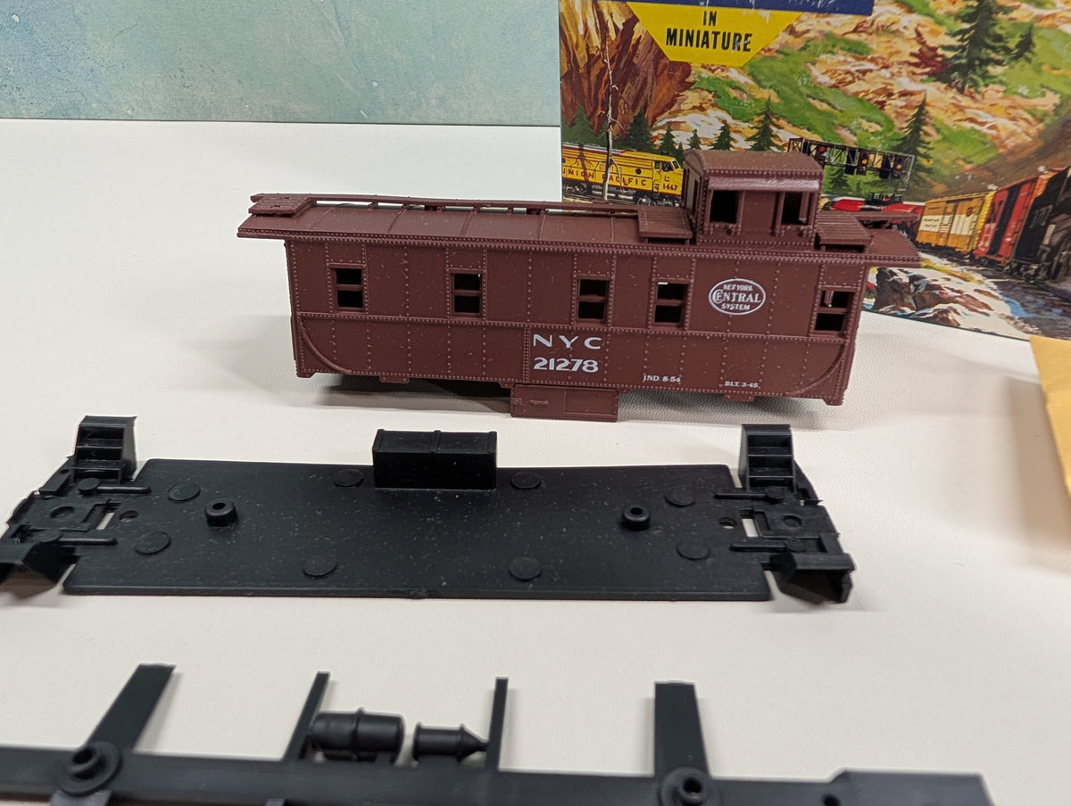 USED Athearn 1268 HO Scale Caboose New York Central NYC #21278 KIT