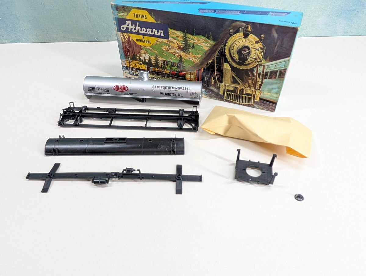 USED Athearn HO Scale Chemical Tank Car DuPont SHP #X-3246 KIT
