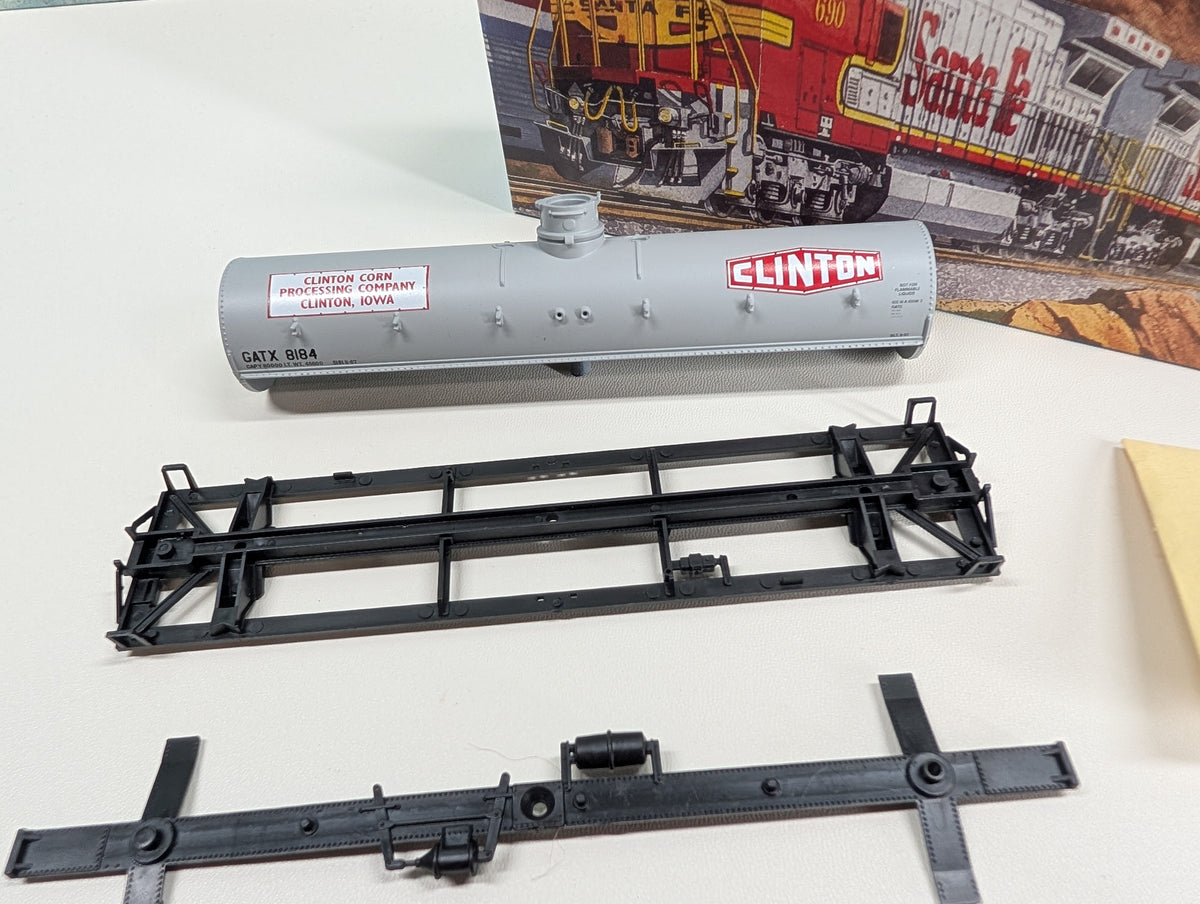 USED Athearn HO Scale Chemical Tank Car Clinton Corn GATX #8184 KIT