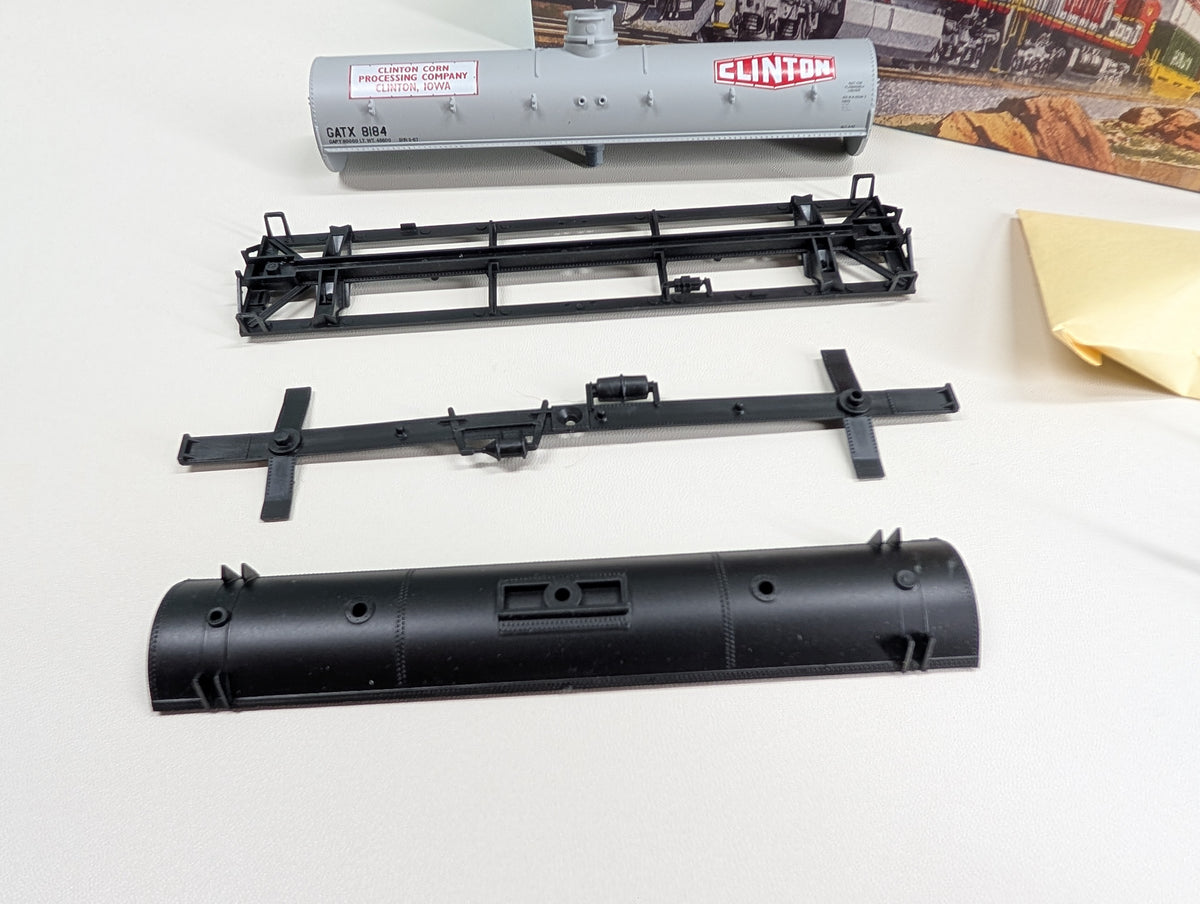 USED Athearn HO Scale Chemical Tank Car Clinton Corn GATX #8184 KIT