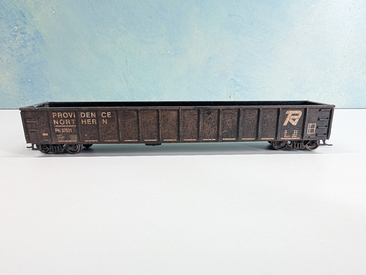 USED Roundhouse HO Scale 52' Gondola, Weathered Providence Northern PN #73531 Metal Wheels