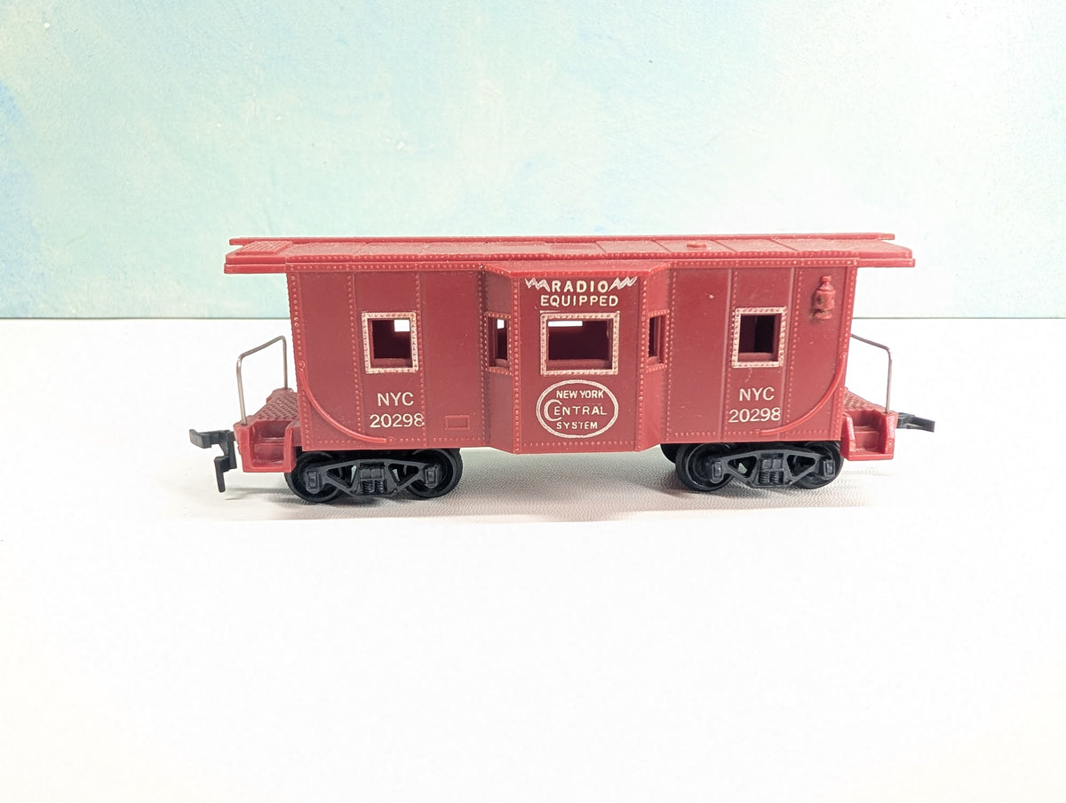 USED Marx HO Scale Bay Window Caboose New York Central NYC #20298 Radio Equipped