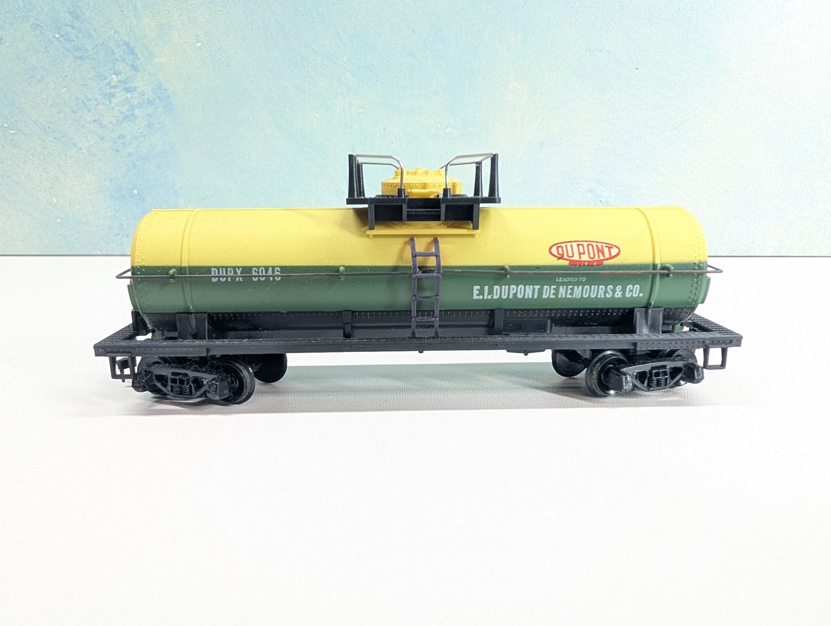 USED Tyco HO Scale Tank Car DuPont DUPX #6046