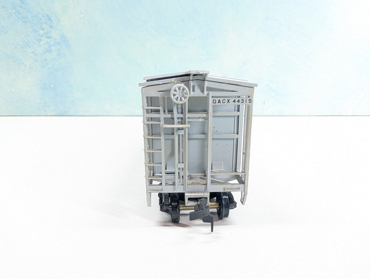 USED Roundhouse HO Scale Airslide Covered Hopper Baystate Milling Co. GACX #44315