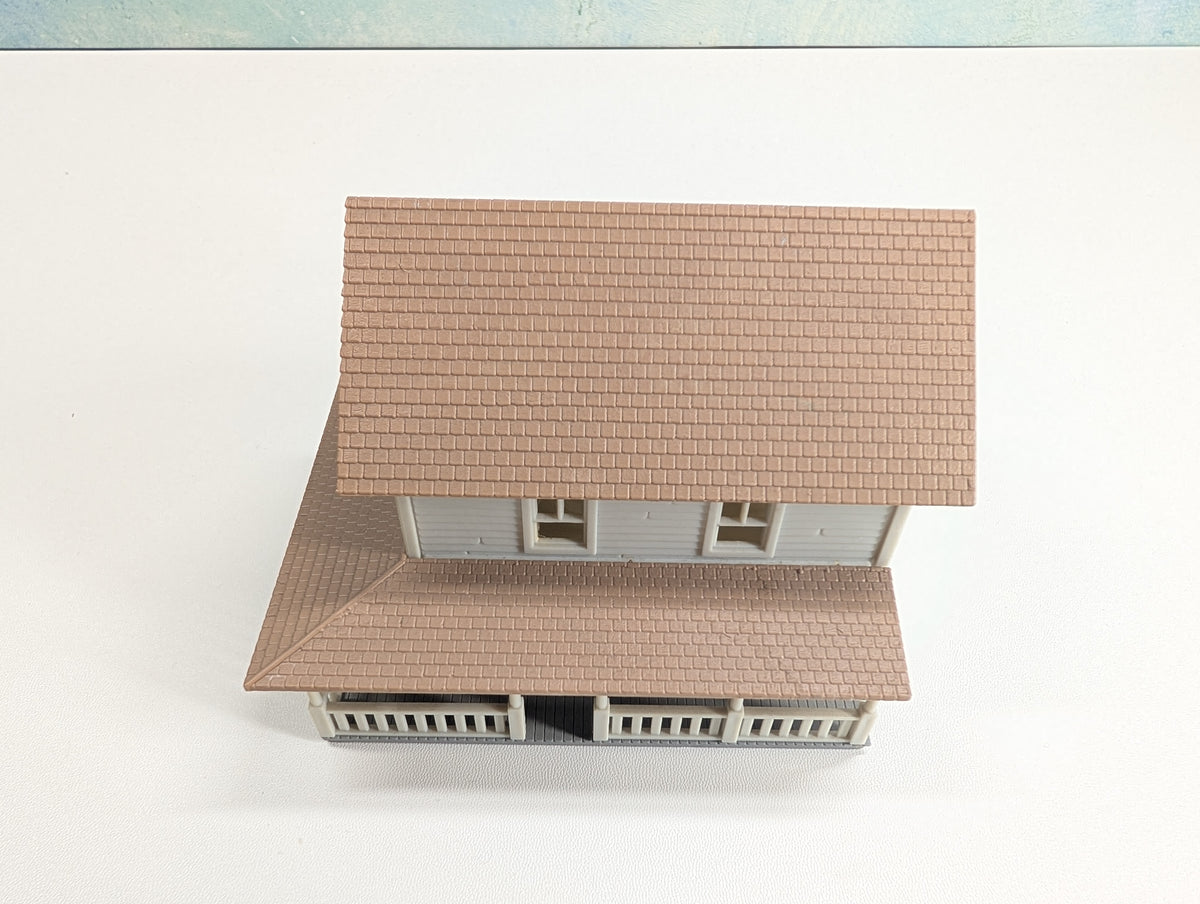 USED HO Scale Light Brown Farmhouse