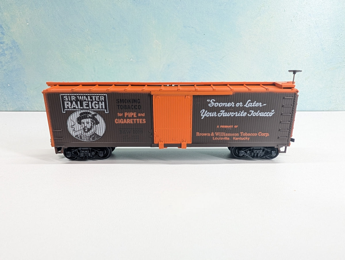 USED TRAIN MINIATURE 2709 HO Scale 40' Wood Box Car, Tobacco Series Sir Walter Raleigh B&W #2009