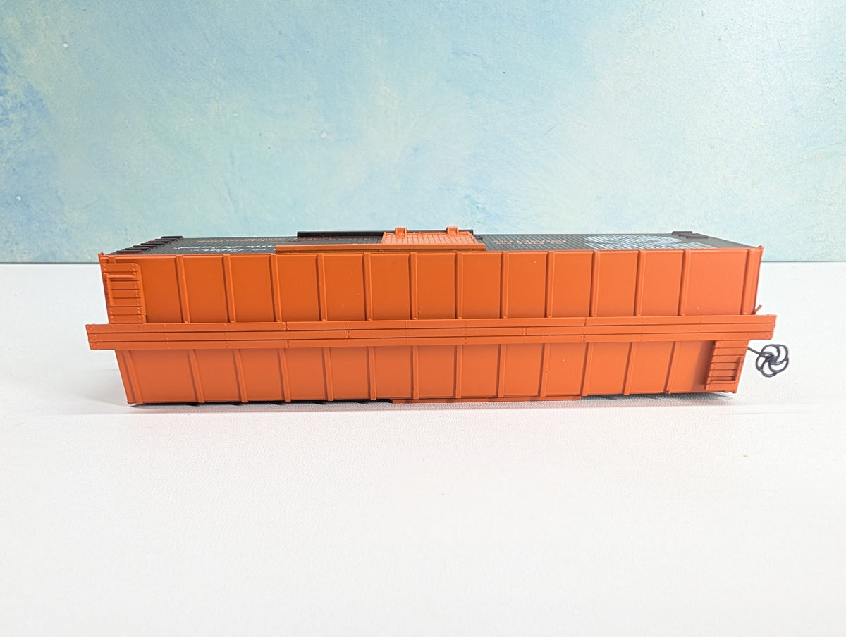 USED TRAIN MINIATURE 2709 HO Scale 40' Wood Box Car, Tobacco Series Sir Walter Raleigh B&W #2009