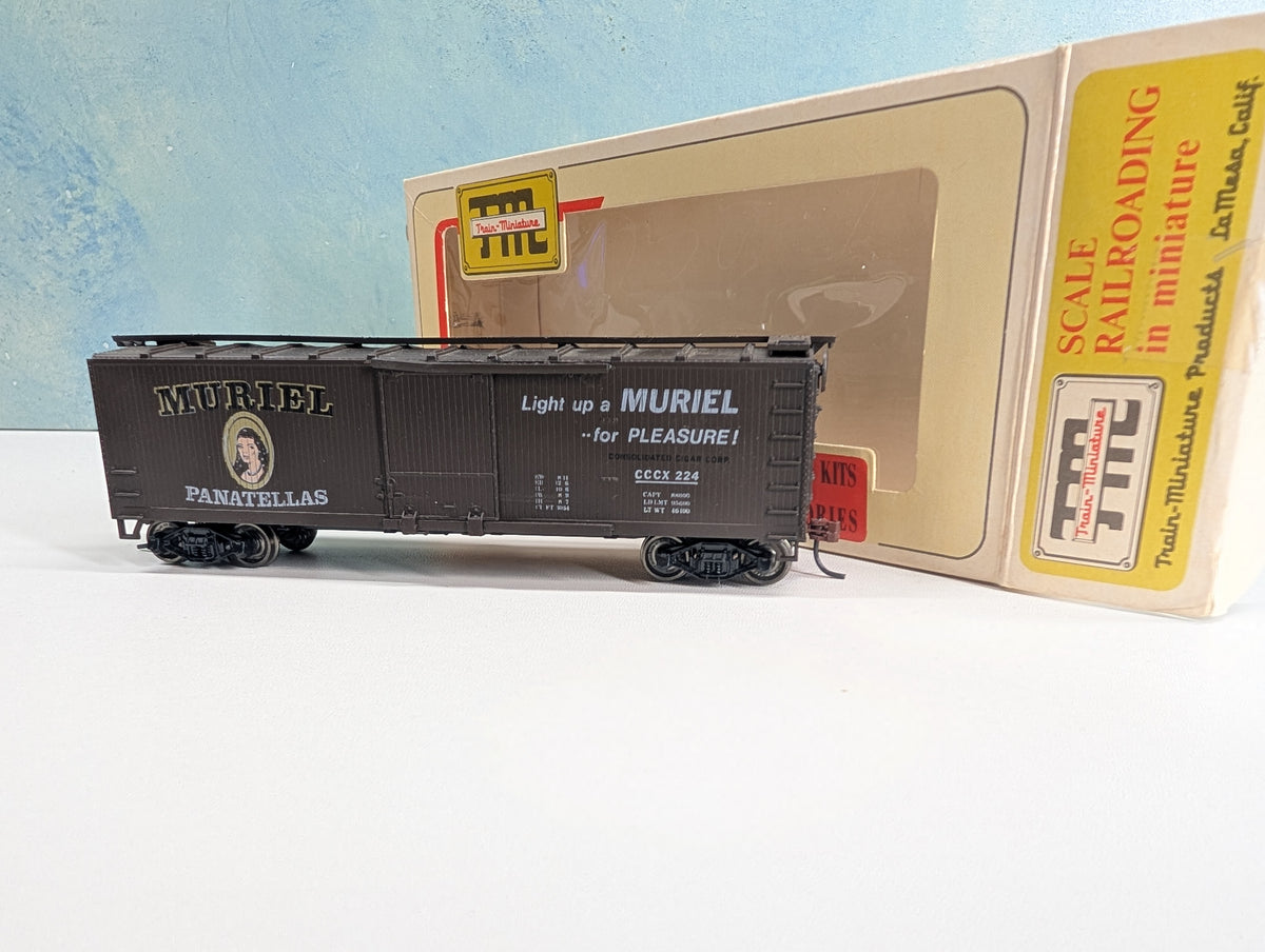 USED TRAIN MINIATURE 2041 HO Scale 40' Wood Box Car, Tobacco Series Muriel Cigars CCCX #224 Metal Wheels