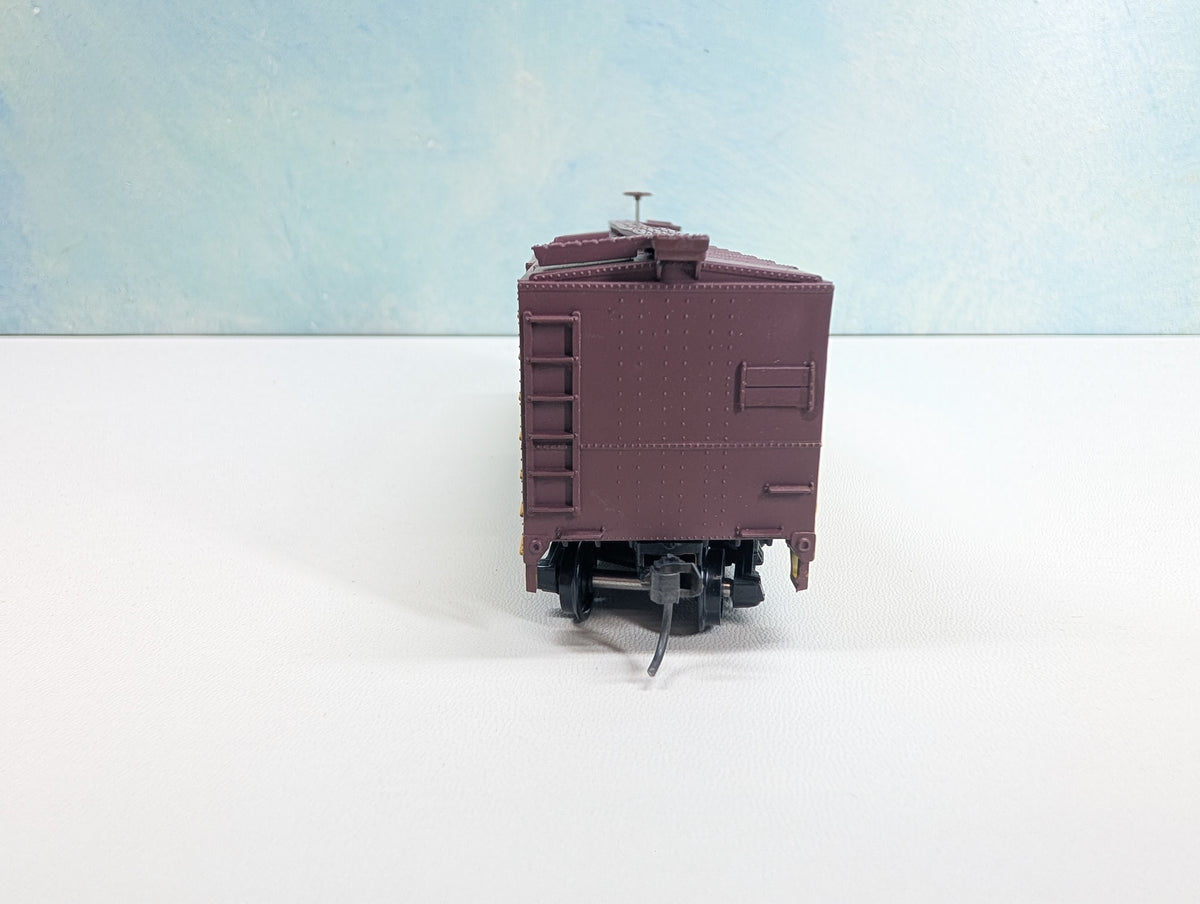 USED TRAIN MINIATURE HO Scale 40' Wood Box Car, Tobacco Series Apple Chewing Plug RJR #65