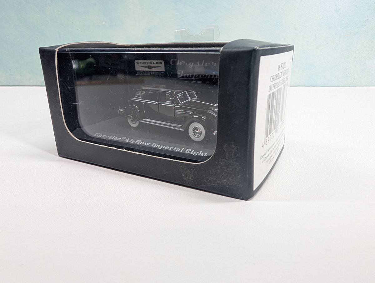 USED Masterpiece, Atlas 87121 HO Scale Chrysler Airflow Imperial Eight (1936) Maroon