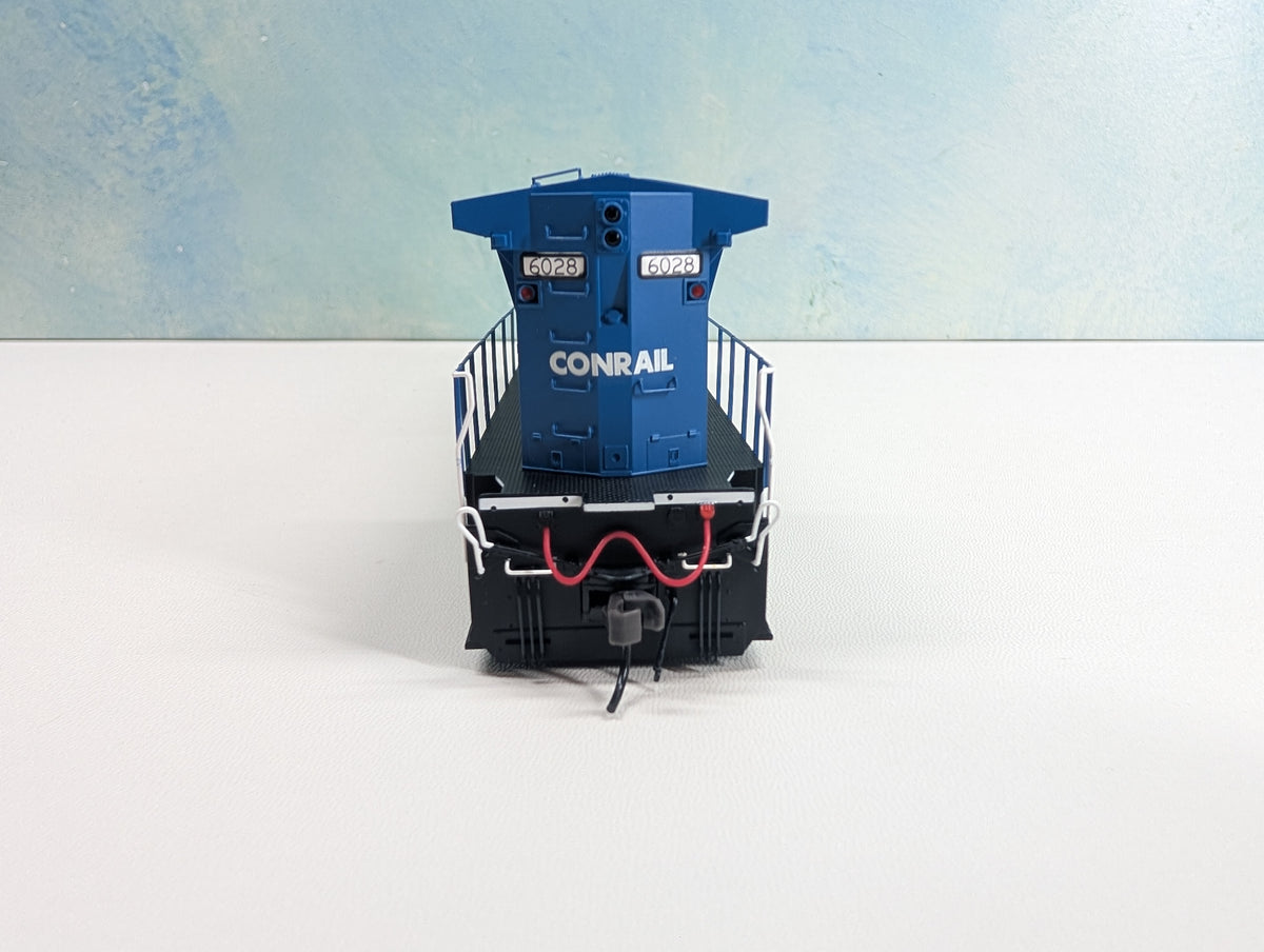 Atlas Master 7636 HO Scale Dash 8-40C Diesel Locomotive Conrail Quality CR #6028 Runs Great Silver DCC Ready