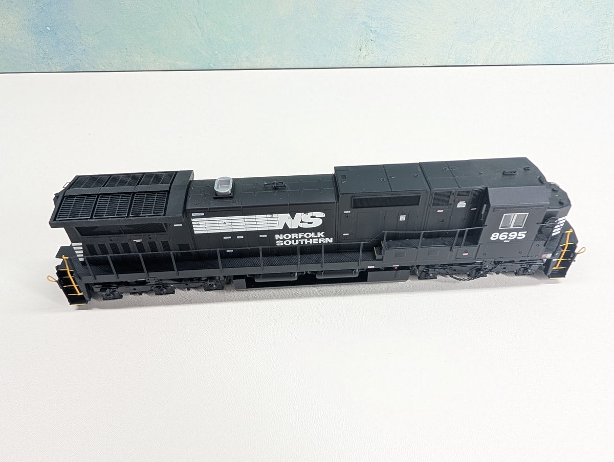 Atlas Master 7670 HO Scale Dash 8-40C Diesel Locomotive Norfolk Southern NS #8695 Runs Great Silver DCC Ready