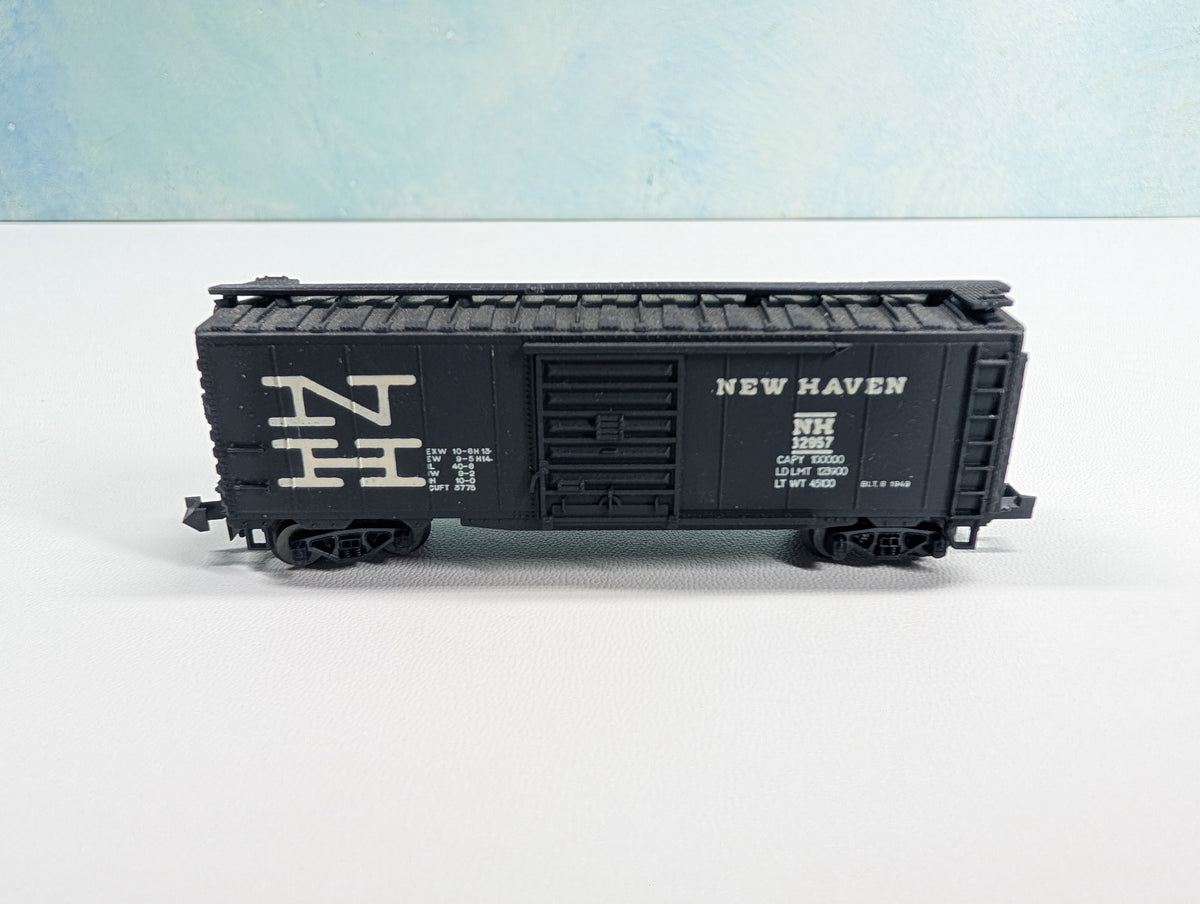 USED Postage Stamp Trains Aurora N Scale Box Car New Haven NH #32957