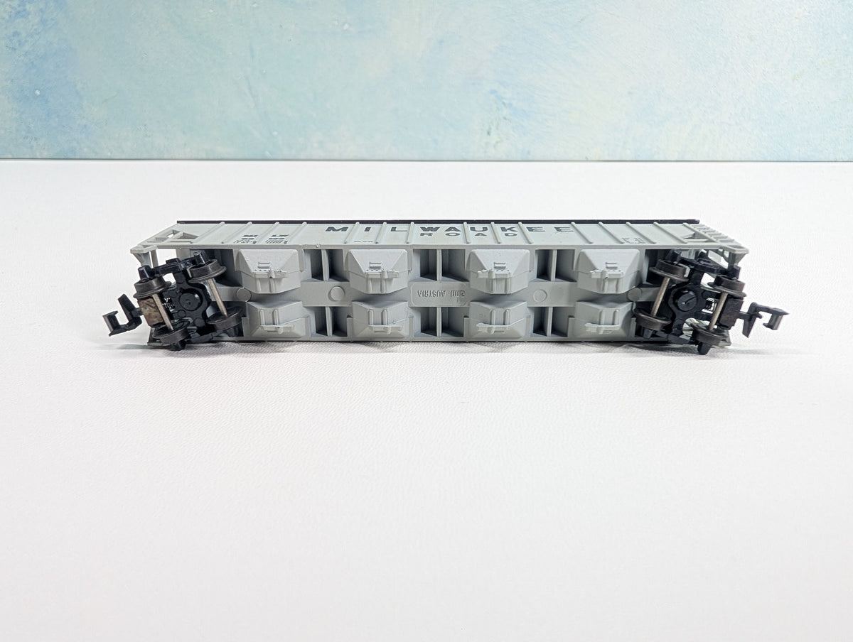 USED N Scale Covered Hopper Milwaukee Road MILW #98108
