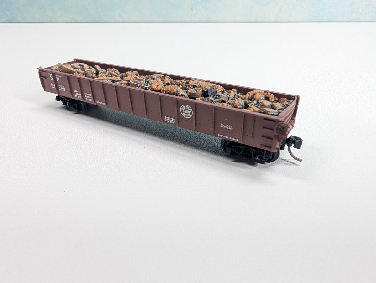 USED Kadee N Scale Gondola w/ Scrap Load Southern Pacific #94083