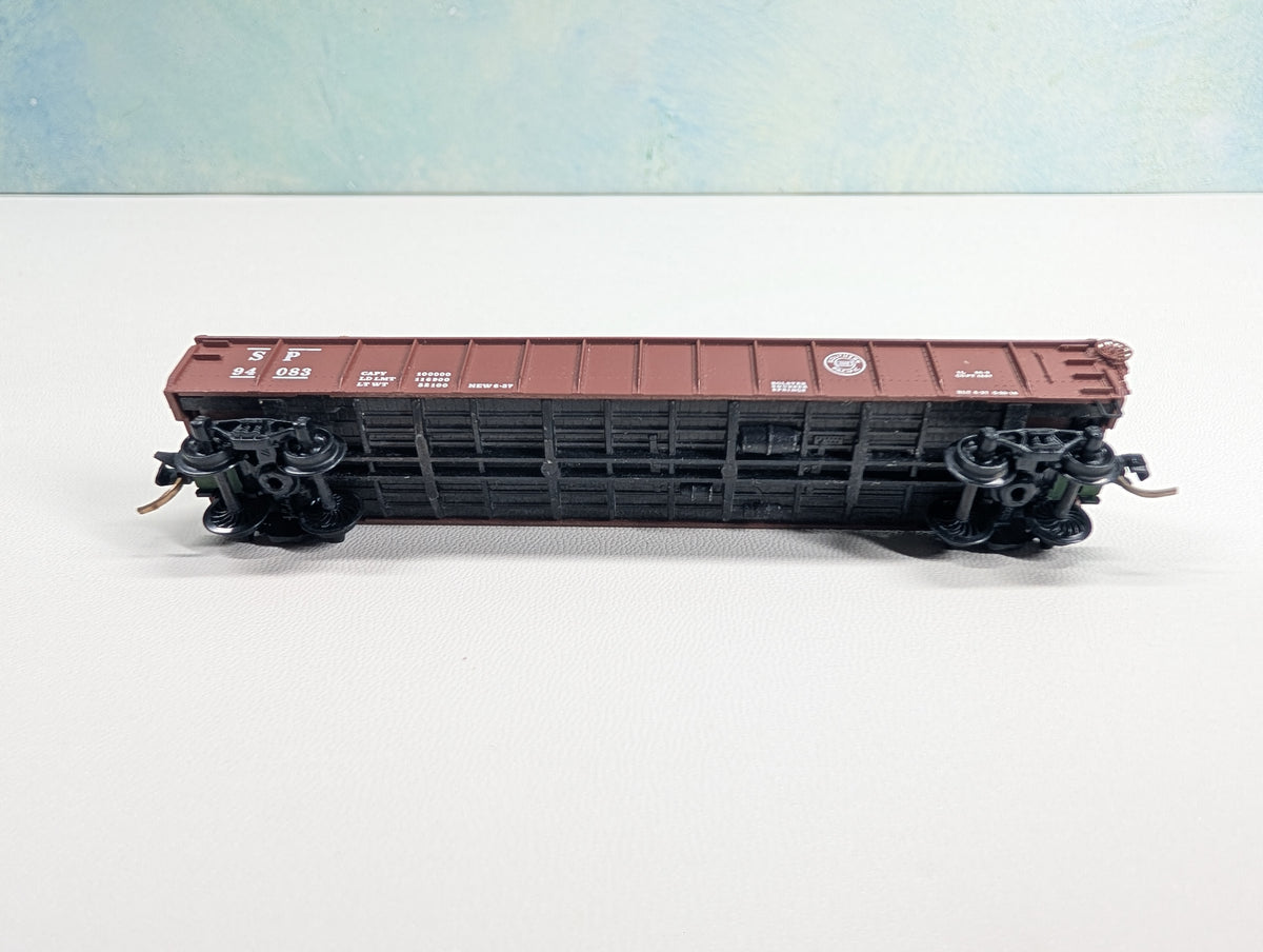 USED Kadee N Scale Gondola w/ Scrap Load Southern Pacific #94083