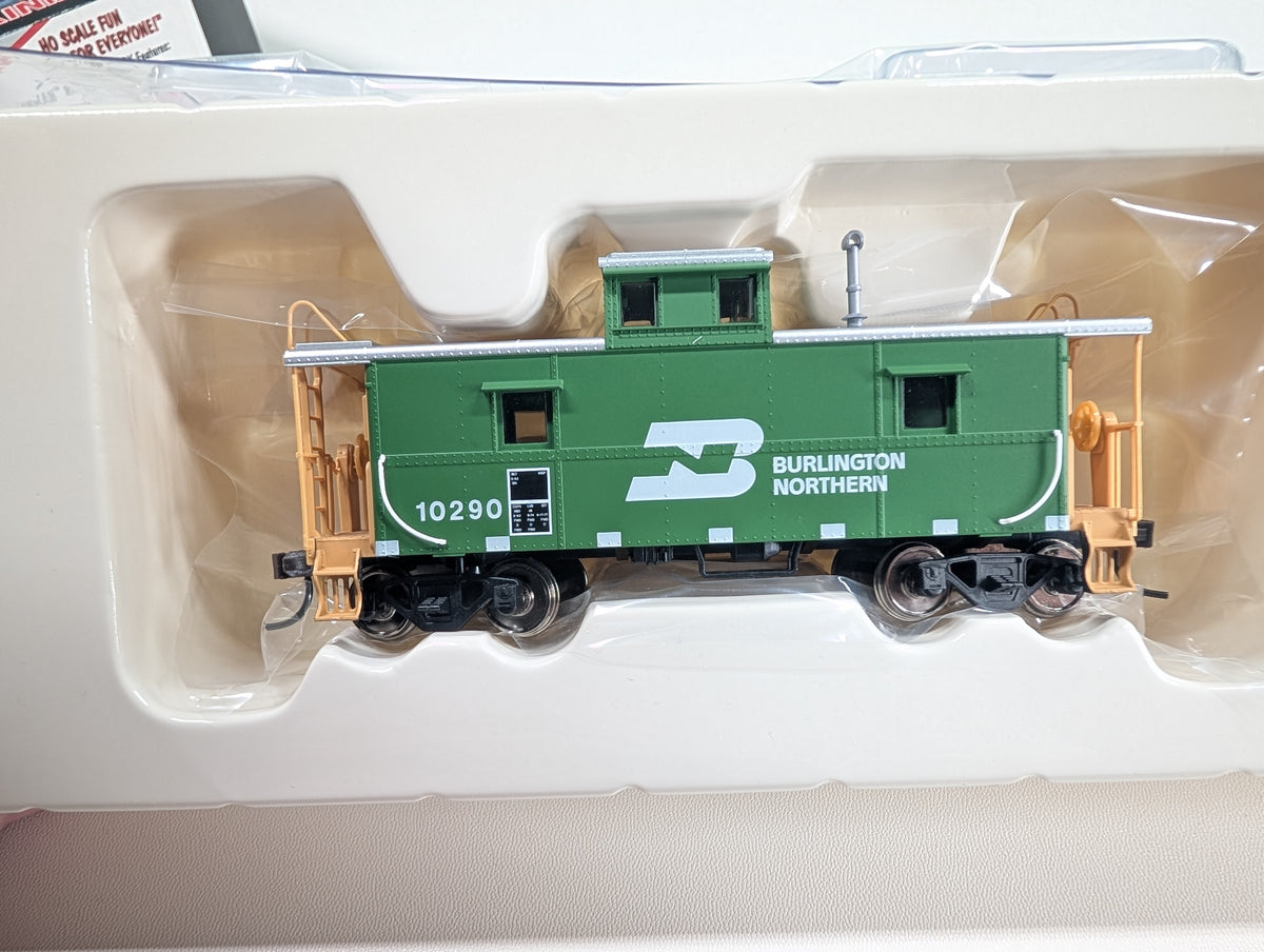 Atlas 947 HO Scale Center Cupola Caboose Burlington Northern #10290 Metal Wheels
