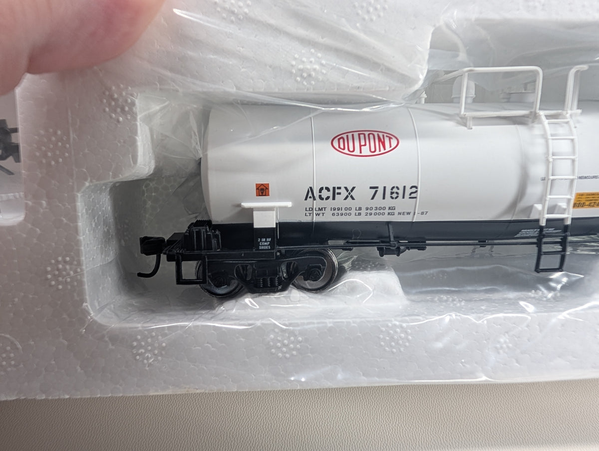 Atlas #1709-3 HO Scale Kaolin Tank Car DuPont ACFX #71612 Metal Wheels