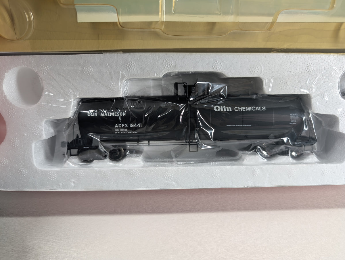 Atlas #1559-4 HO Scale 17,360k Gal Tank Car Olin Mathieson ACFX #19441 Metal Wheels