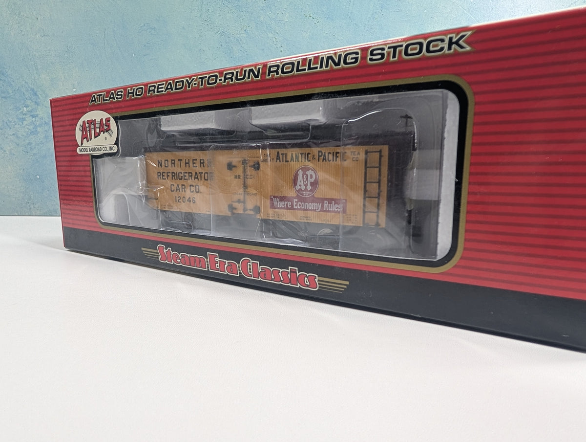 Atlas #6128-1 HO Scale 36' Wood Reefer Atlantic and Pacific A&P #12046 Metal Wheels