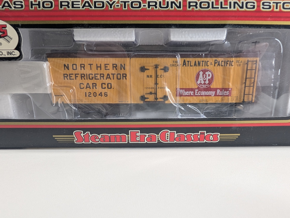 Atlas #6128-1 HO Scale 36' Wood Reefer Atlantic and Pacific A&P #12046 Metal Wheels