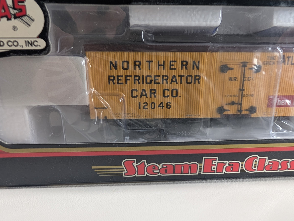 Atlas #6128-1 HO Scale 36' Wood Reefer Atlantic and Pacific A&P #12046 Metal Wheels