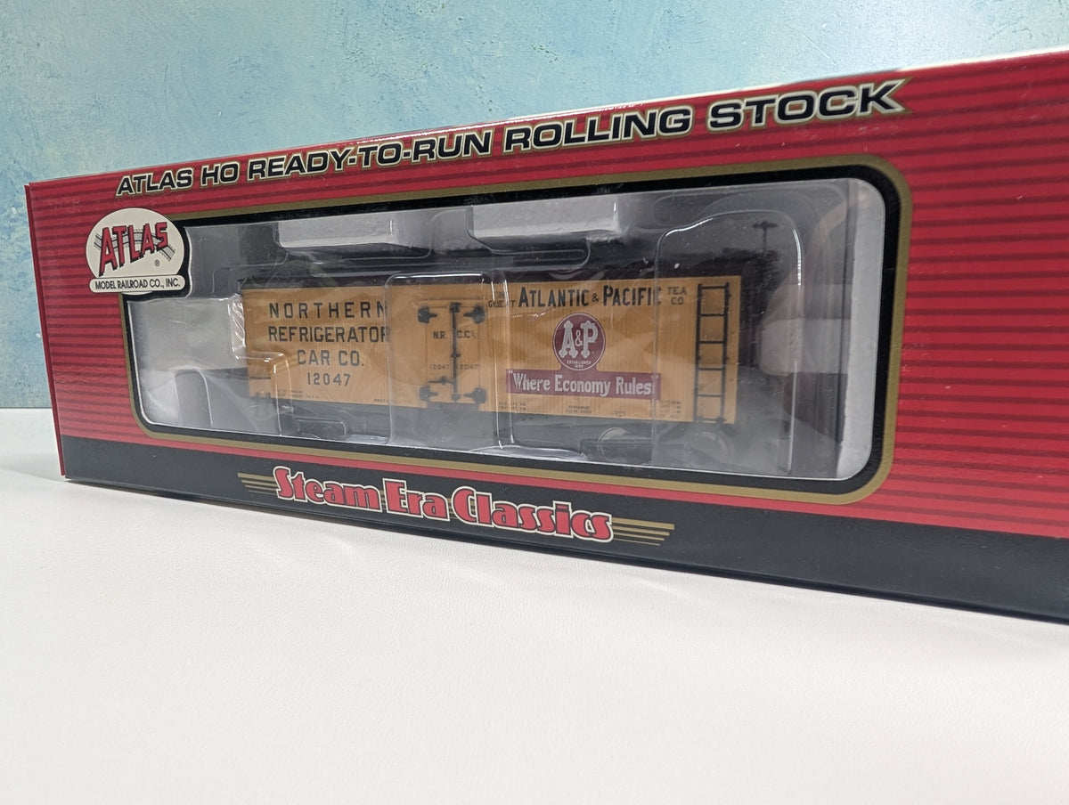 Atlas #6128-2 HO Scale 36' Wood Reefer Atlantic and Pacific A&P #12047 Metal Wheels