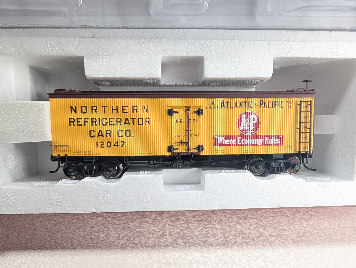 Atlas #6128-2 HO Scale 36' Wood Reefer Atlantic and Pacific A&P #12047 Metal Wheels