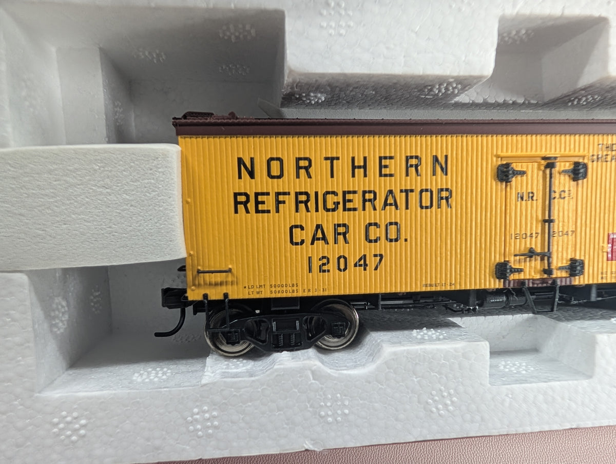 Atlas #6128-2 HO Scale 36' Wood Reefer Atlantic and Pacific A&P #12047 Metal Wheels