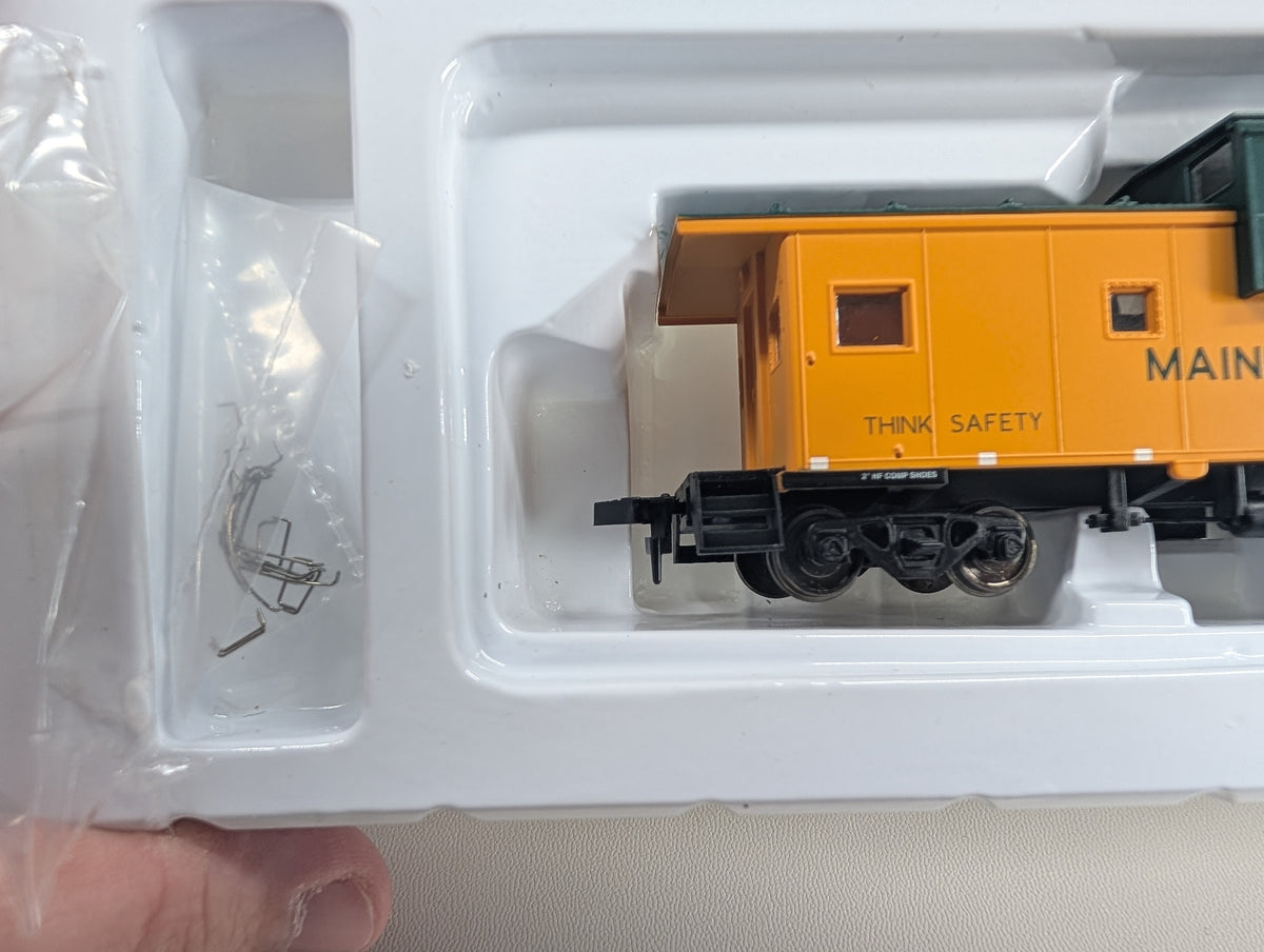 Atlas 1909 HO Scale Extended Vision Caboose Maine Central MEC #670 Metal Wheels